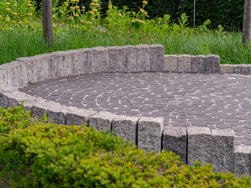 Circular paver patio & seat wall, Olive Branch